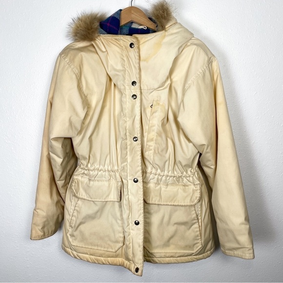 VTG Woolrich Sz. L Down Puffer Coat, plaid wool blend lining, faux fur trim hood - Picture 4 of 12